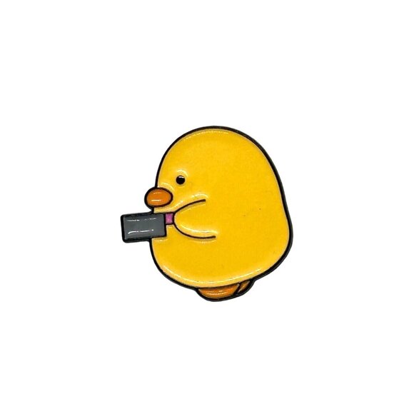✨Cute cartoon duck hold knife Enamel Lapel Pin brooch Yellow Cleaver Duck✨ - Picture 5 of 5